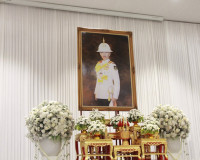 จังหวัดสุราษฎร์ธานีจัดพิธีถวายน้ำสรงพระศพเบื้องหน้าพระรูป สม ... พารามิเตอร์รูปภาพ 38